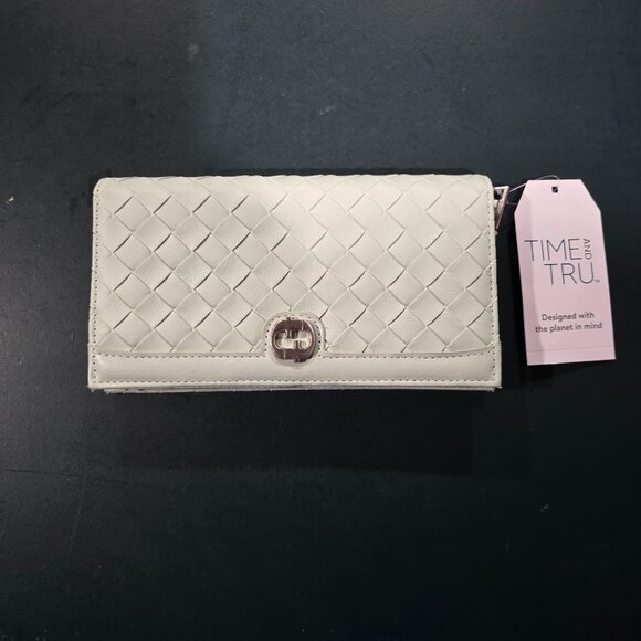 Time and Tru wallet Cream Color NWT - Picture 1 of 6